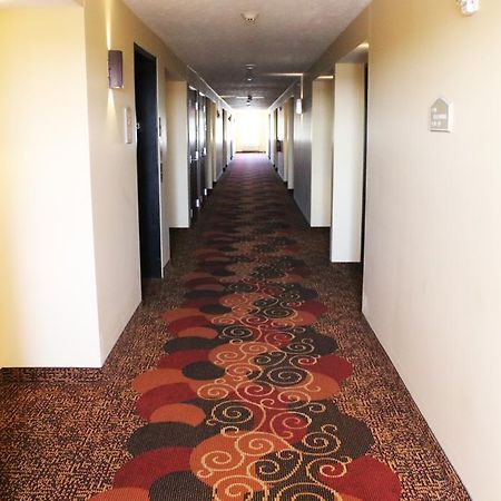 The Edgewood Hotel And Suites Fairbury Exterior photo