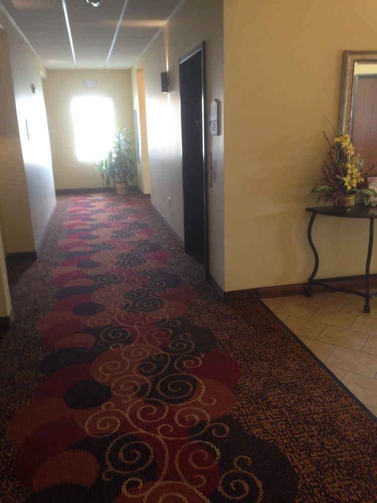 The Edgewood Hotel And Suites Fairbury Exterior photo